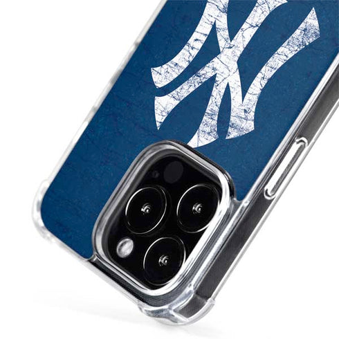MLB New York Yankees - Solid Distressed iPhone 15 Pro Max MagSafe Case